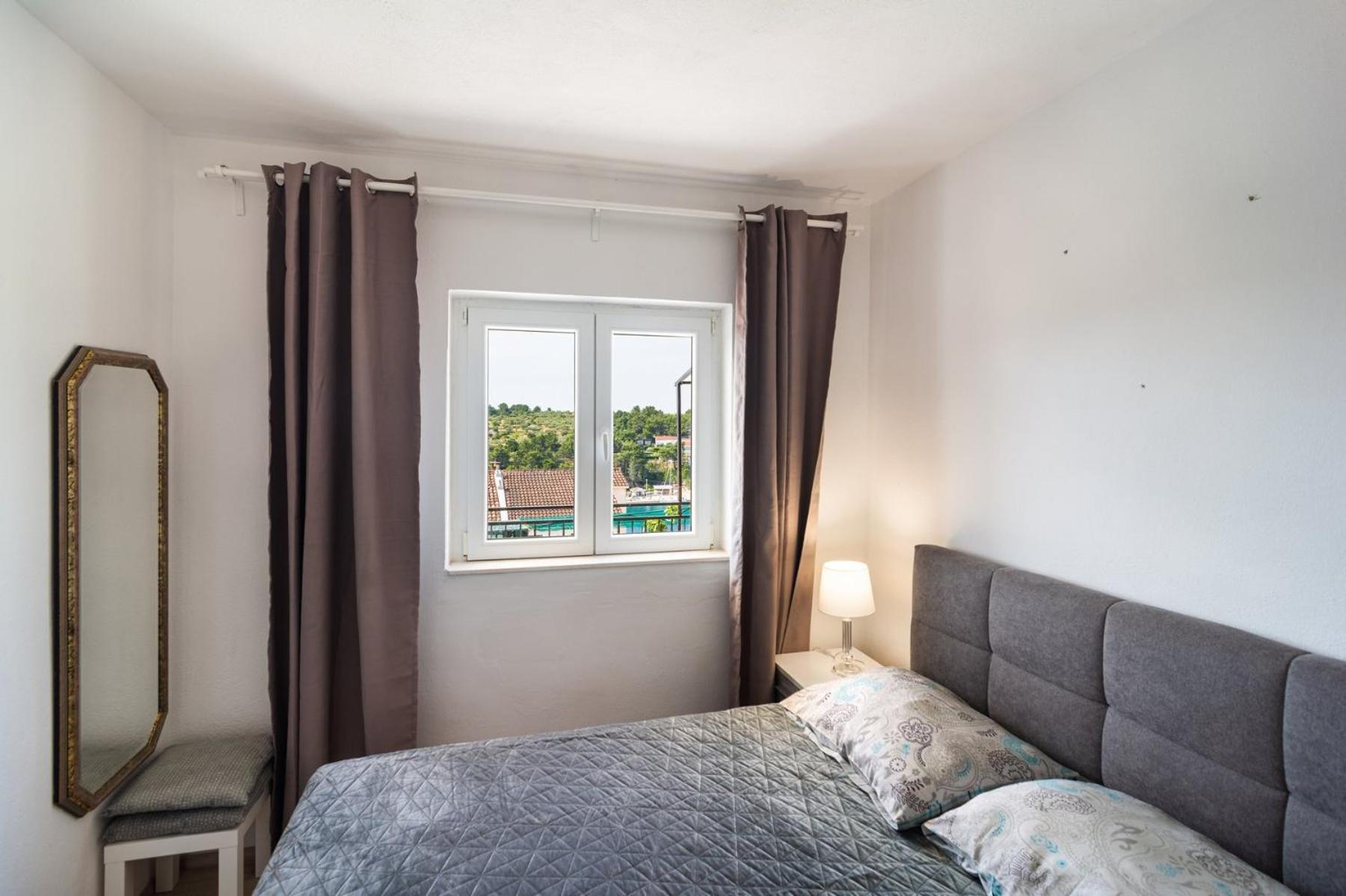 Sea-Views Brazza Apartments With Private Pool Milna  Exterior photo
